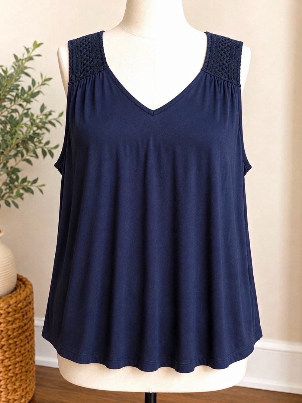 NEW WITH TAGS – Cupio Women’s Plus Size 2X Navy Layering Top